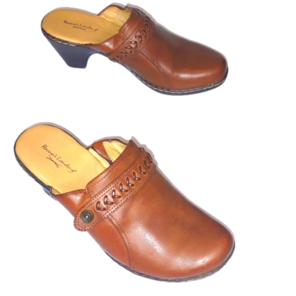 🐾BROWN'S LANDING McKenna Clogs